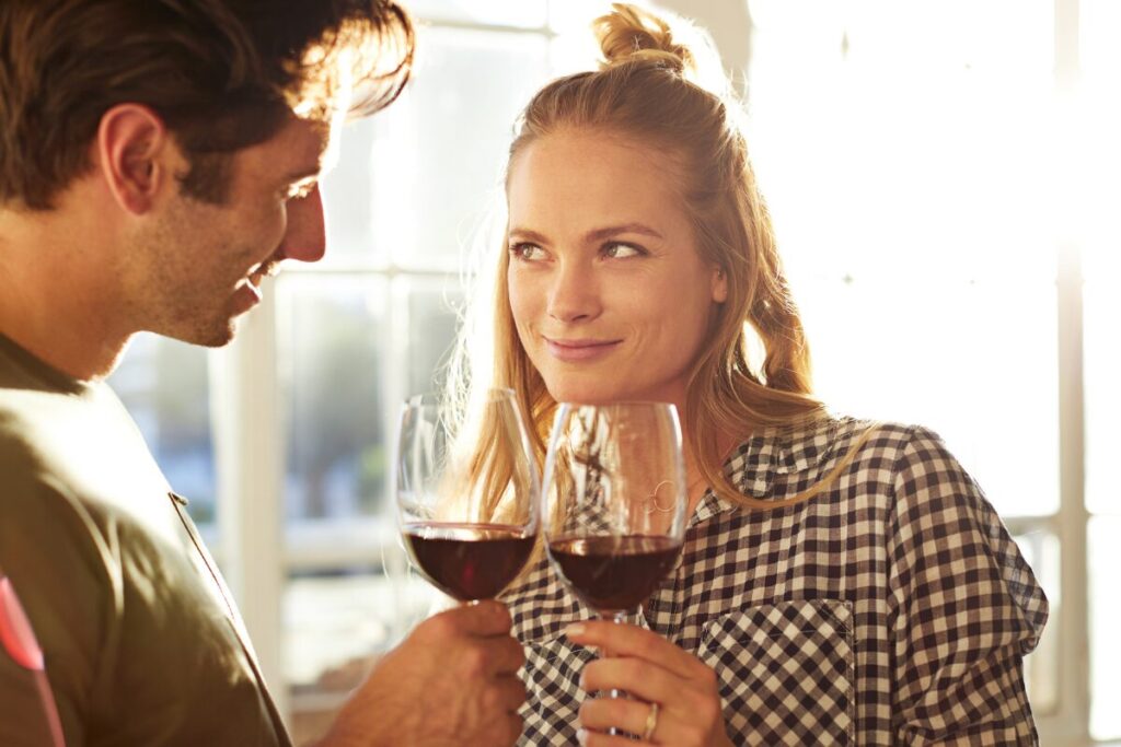 出会いが無いと嘆く前に
恋の相手なんて！
目と目が合う男女