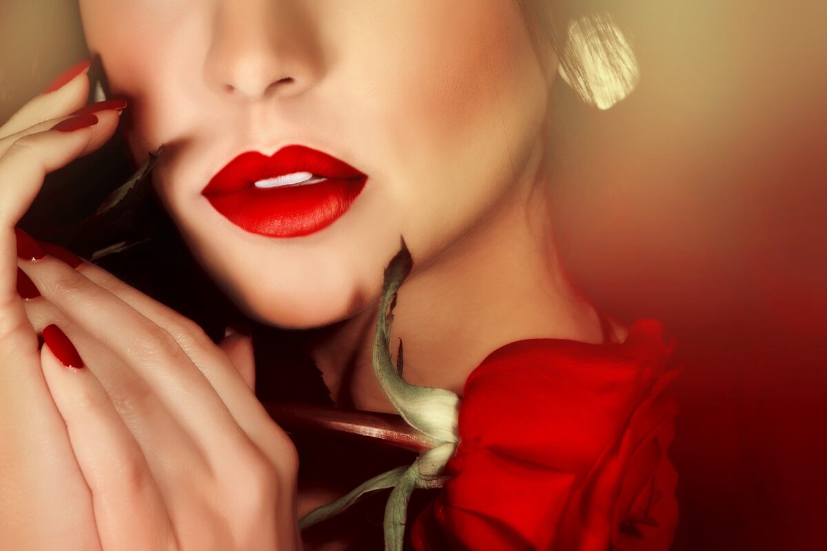 略奪女子のクリスマス いよいよクリスマスです！遠くを見ながらシングルベール♪とか歌っている場合じゃありませぬ。イブや当日は本命と過ごす予定の彼もそれより前ならばあなたの誘いに乗ってくるかも知れません。 略奪？いいえ恋とは常に生き残りをかけた戦いです。