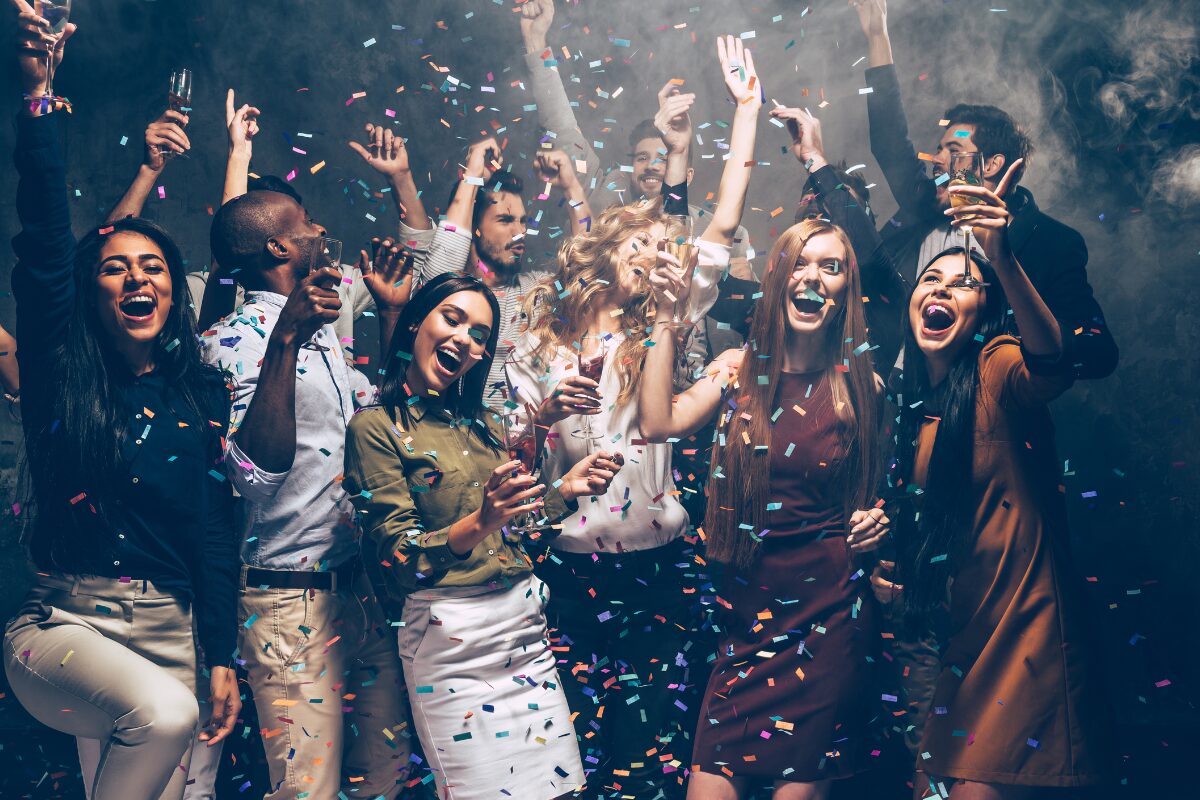 いってきました！大人数な婚活パーティー 何でも体験しないと気が済まないオジサンが、世の婚活パーティーはどんなものなのかと参加したら、そこはとんでもないカオスな世界でした。