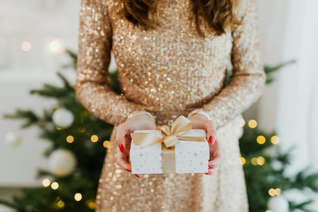 あなたが見習うべき美しい女性
世界で一番優しい女子
ほどこしをする女性