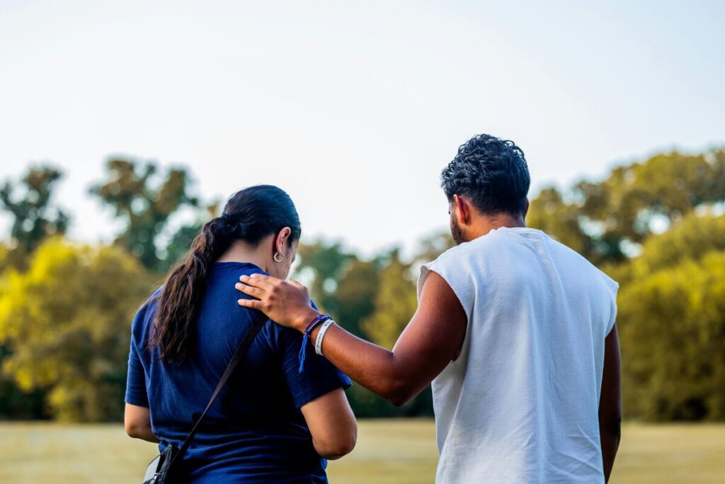 ブルー、ブルー、うるさいよっ！
パートナーがいます
女性をはげます男性