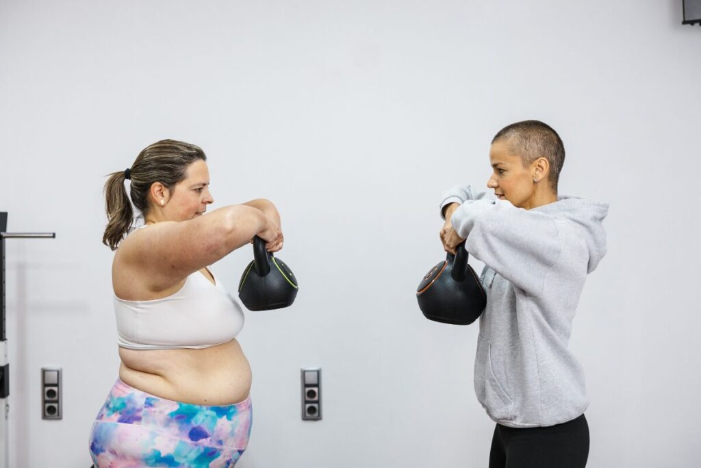 1年で何キロ痩せますか？
10～12月
トレーナーと運動する女性