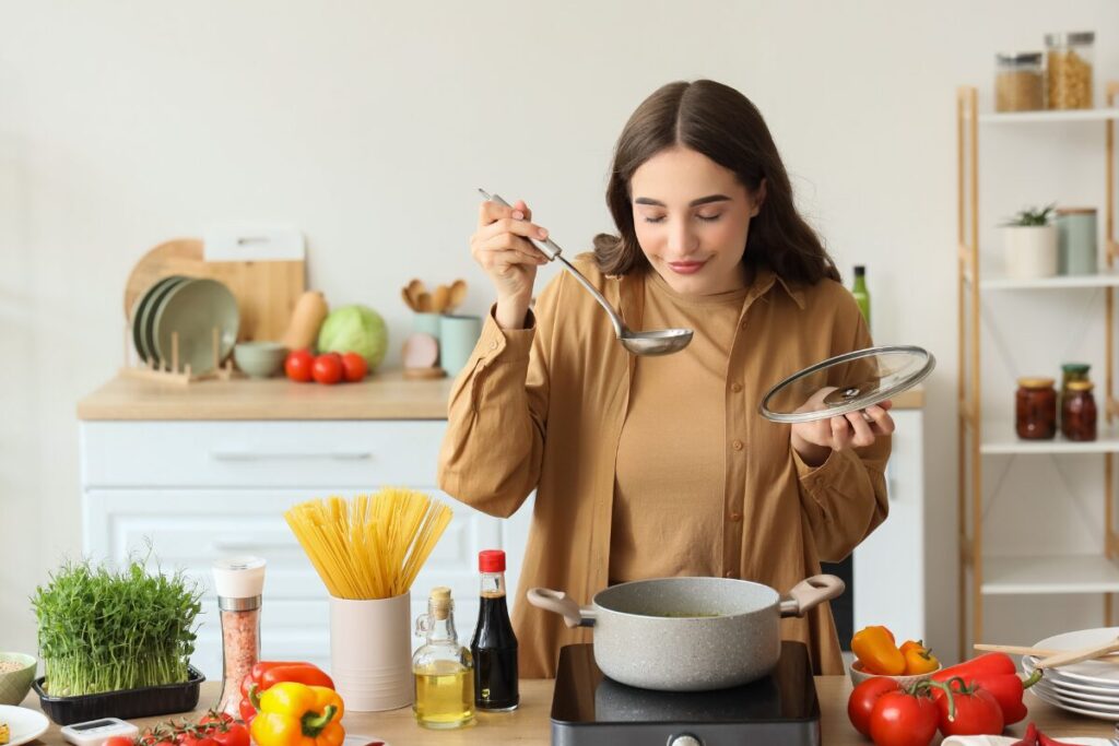冬と言えば鍋！美しくなる鍋パーティー
さすがに整えましょう
料理をする女性