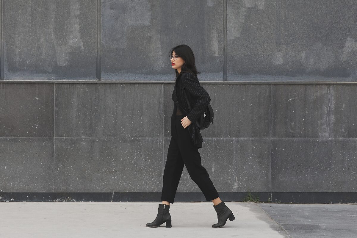 何故ストーカーになる？ 交際を断られても、嫌われても、つきまとう男がいます。ストーカーがストーカーになるには様々な要素があり、それらを正しく知っておくことは身を守るために必要なことです。