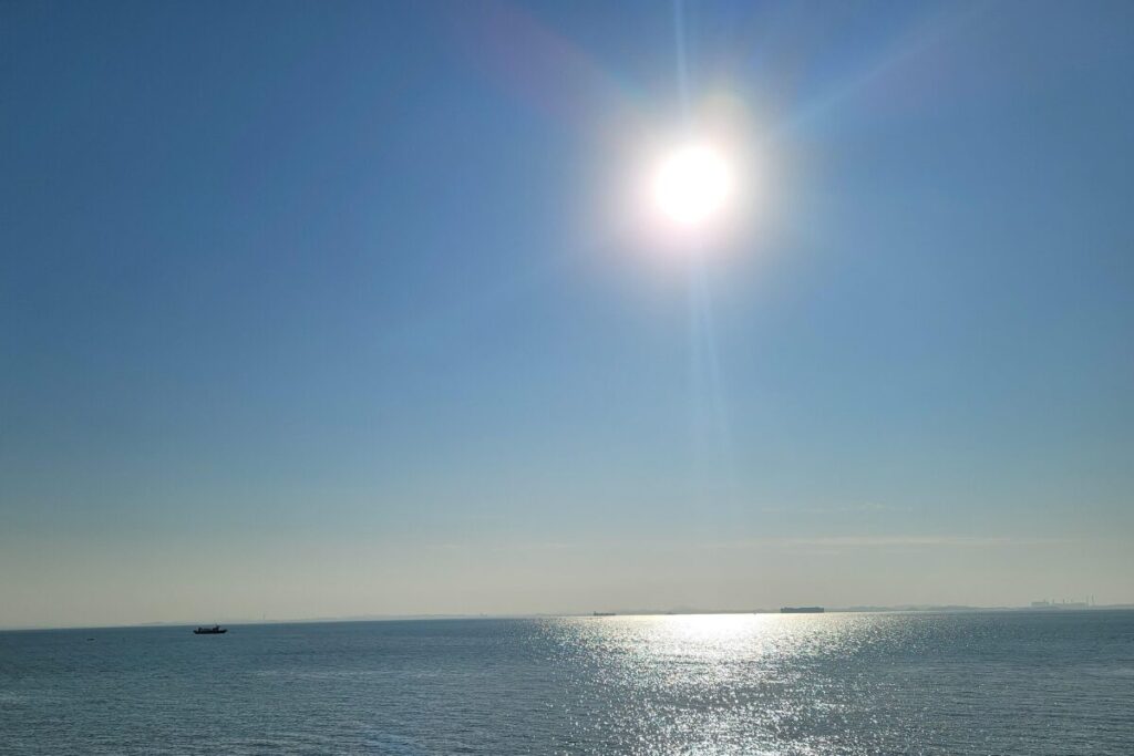 冬の紫外線はあなどれない
お日様の光
水平線に太陽