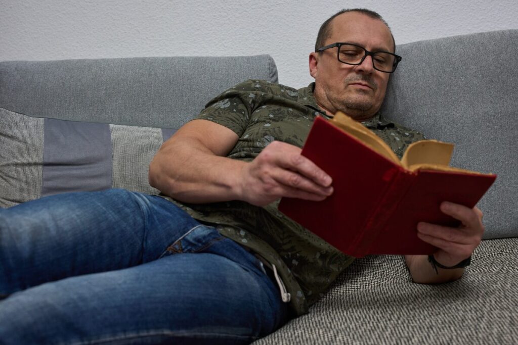 孫子の兵法は恋愛に使えるのか？
何故愛される
書物を読む英雄