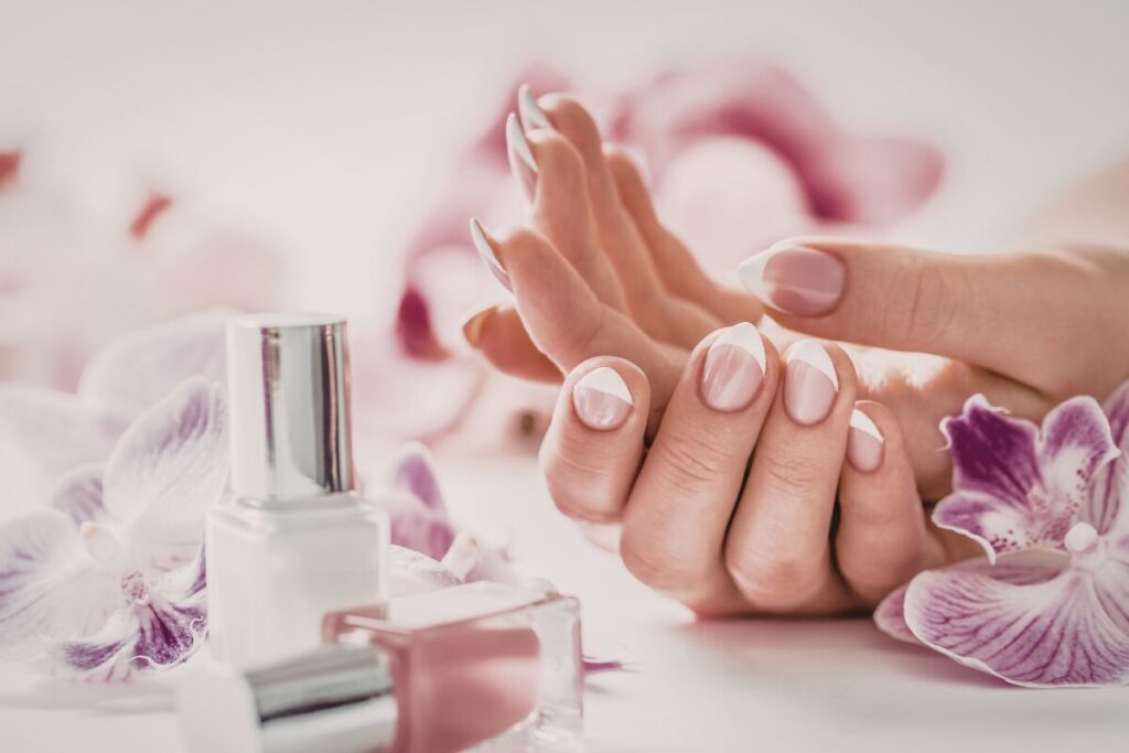 我何故に生まれ、我何故に生きるのか？
人間世界のまやかし
綺麗なネイル