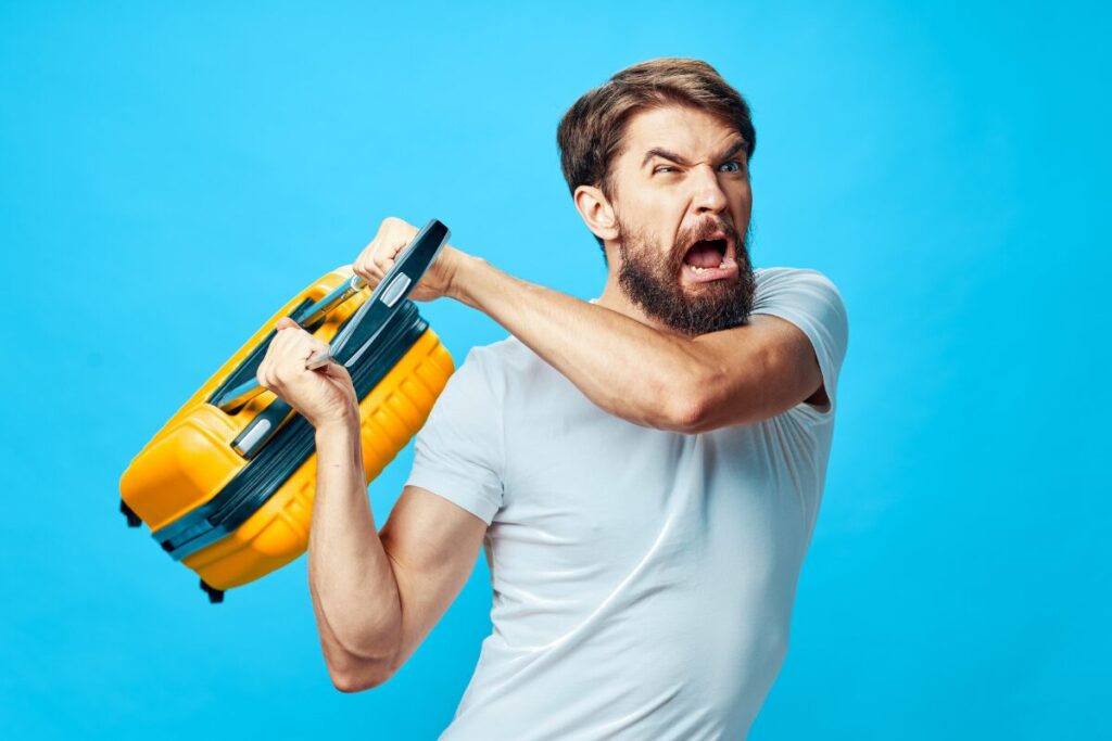 モラハラ彼氏
増えるモラハラ
攻撃を加える男性