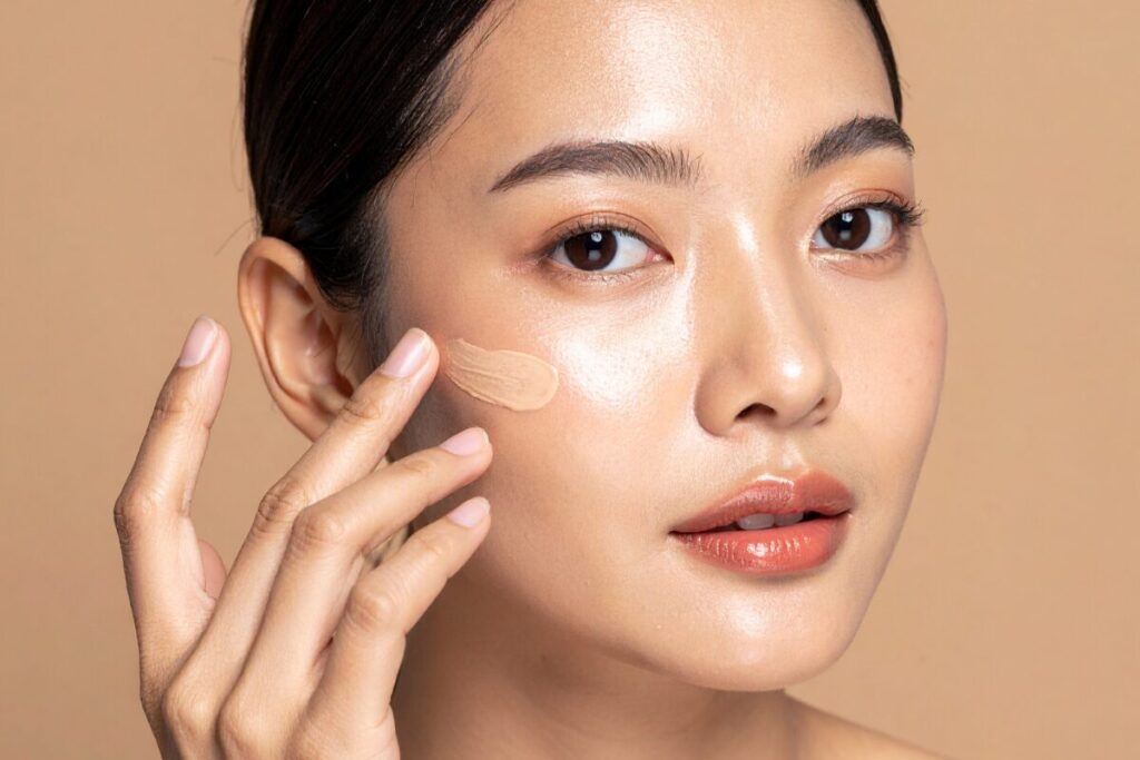 我何故に生まれ、我何故に生きるのか？
モテることに全振り！
スキンケアに余念がない女性