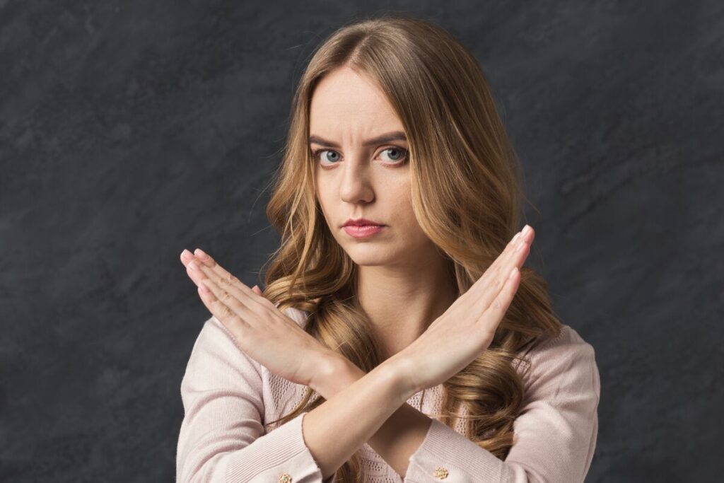 結婚したいんじゃなかったの？結婚願望の男女差
減少する結婚願望
手でバツを作る女性