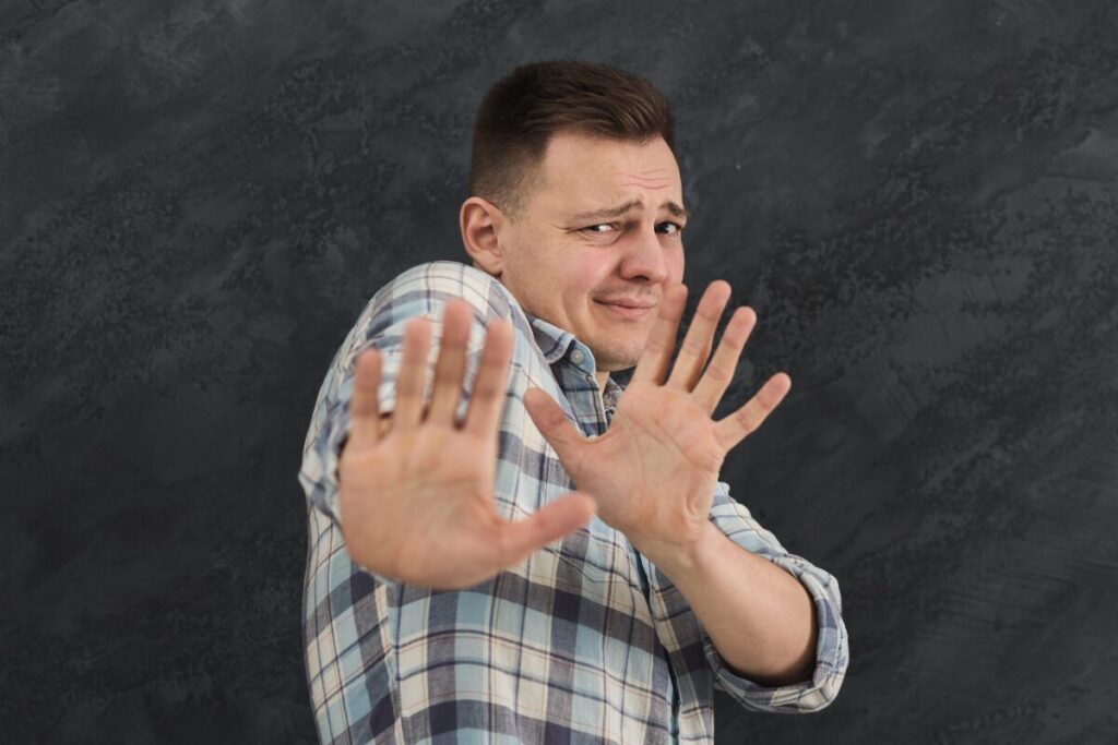 敬遠される女
男性が嫌がる女性
いやいやをする男性