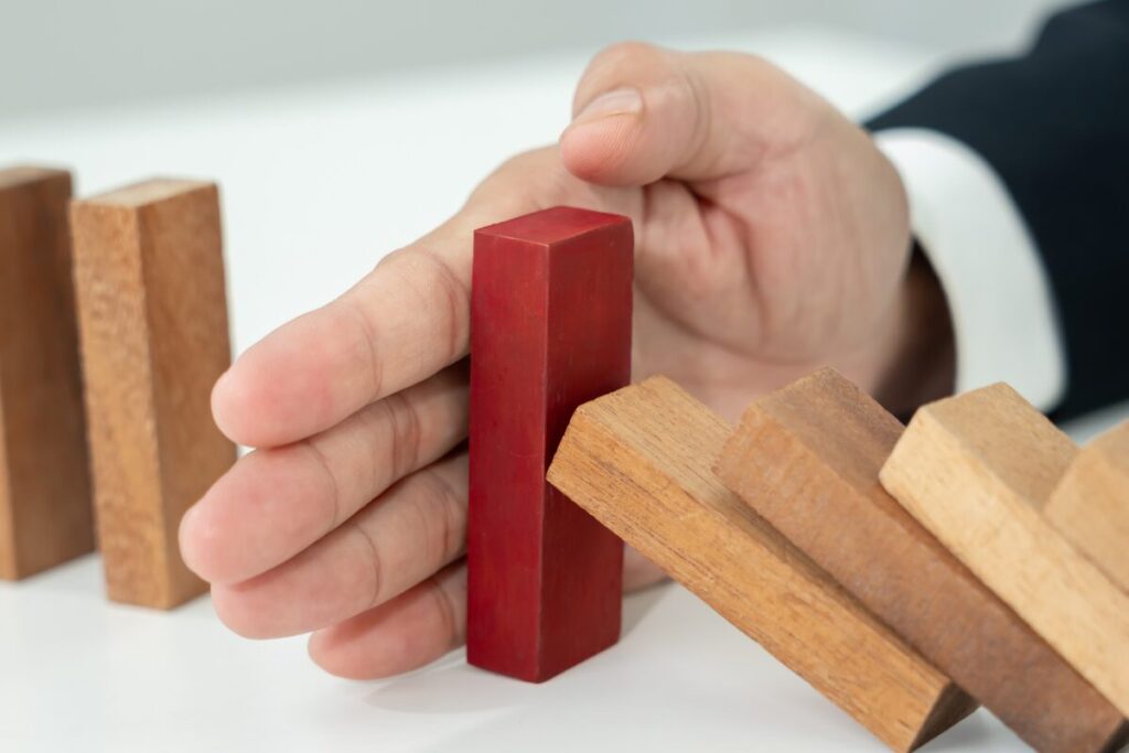 守られ女子になってみる？
弱きを助ける
ドミノを止める手