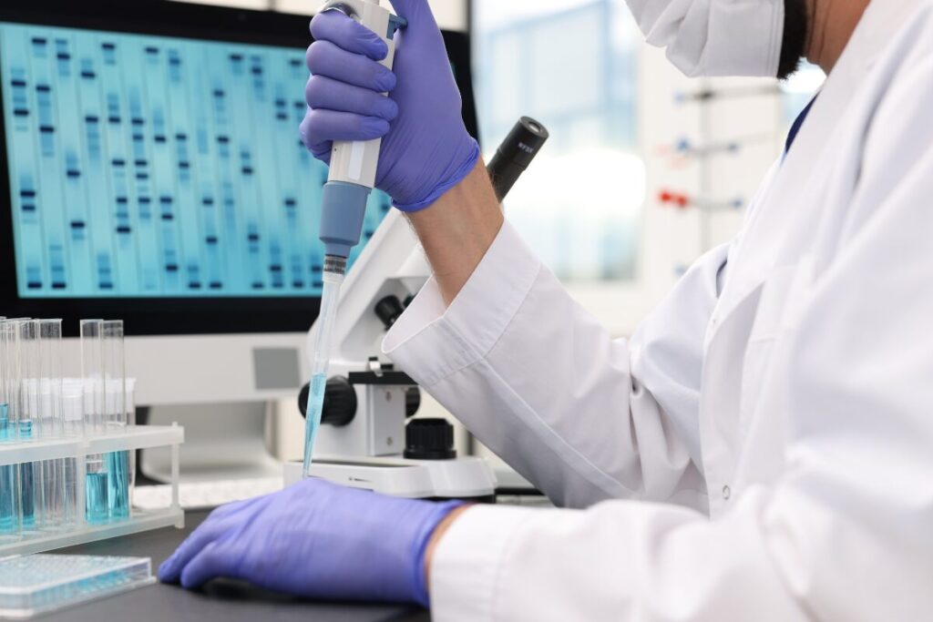 一体全体、何を食べればいいのよ！
食品添加物
薬品を垂らす科学者