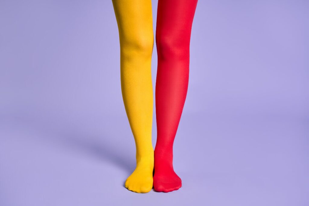 え、そこなの？男性は女性のどこを見ている？
トータルコーディネートの勘違い
色違いのタイツ