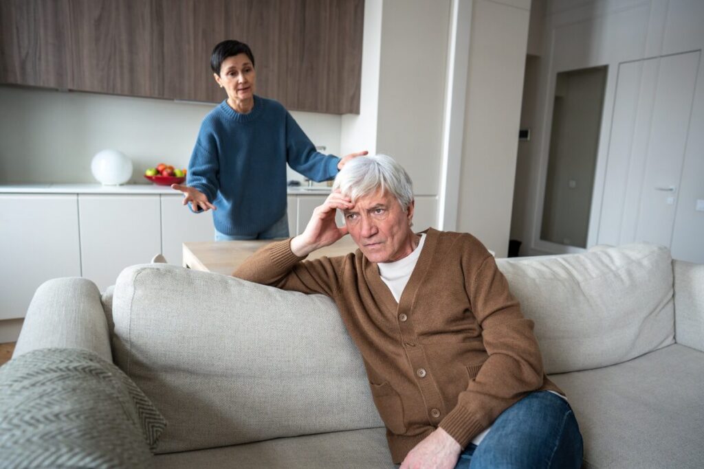 口コミで評判のPIO探偵事務所に探偵のお仕事について聞いてみました
探偵社に依頼する前に
証拠をつきつける妻