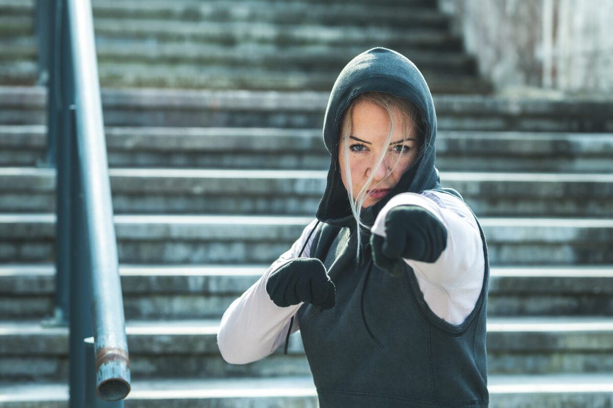 恋愛における逆転の一撃 お相手にその気がないなら、いくらあなたが作戦を立てようが、積極的にアピールしようが、成立しないのが恋愛です。しかし、その状況をひっくり返し交際に至ることは往々にしてあります。その様々な逆転劇を考えてみました。