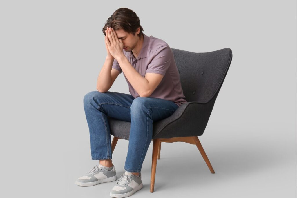 情報弱者にならないために必要な二つの視点
情報弱者
弱そうな男性