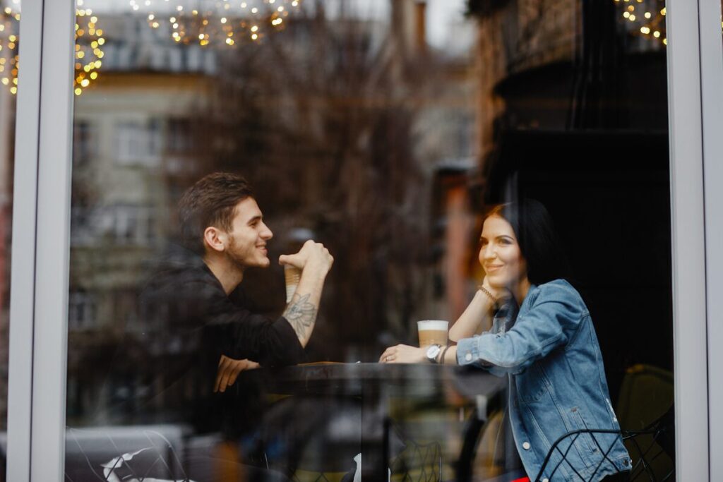 婚活で失敗する人
早速お見合いです！
お見合いするカップル