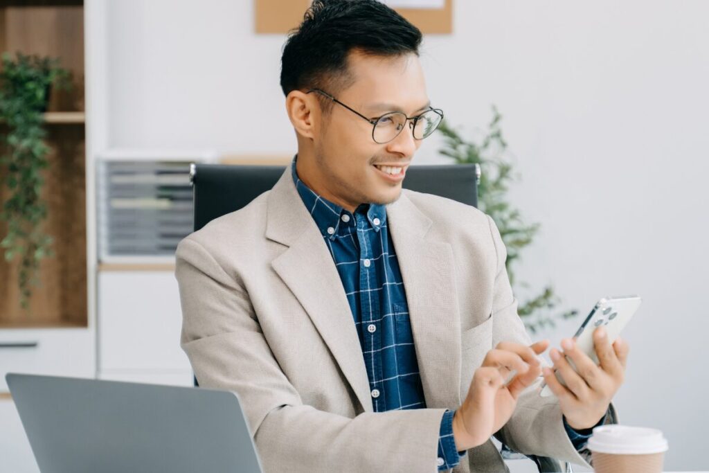 恋愛離れ？してねーし！
メディアの手口
ニヤニヤして記事を書く記者