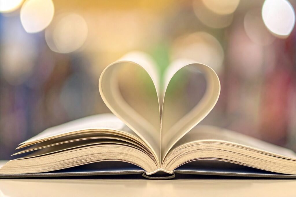 愛の告白ははっきり言いましょう
ひねりすぎ
本のページで出来たハート