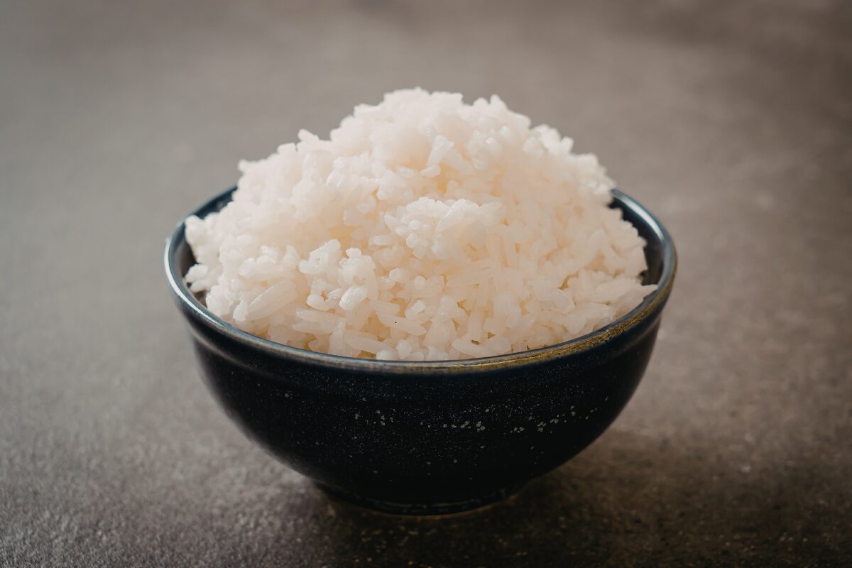 最強？一膳飯 朝にはアサイーボウル、昼はスーパーフードのお弁当、夜は炭水化物抜きの自炊？ はいはい、意識高くて結構ですね。どんだけ時間持て余してんのよ！と言いたくなるあなたにとってお茶碗一杯のご飯に何かをのっけて食べるだけで立派な自炊です！今回はおススメ一膳めしです！