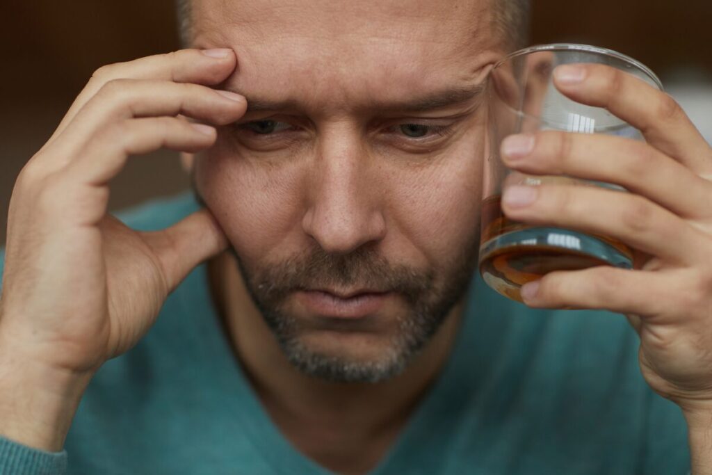 恋愛体質の男
浮気の時間
お酒に酔う男