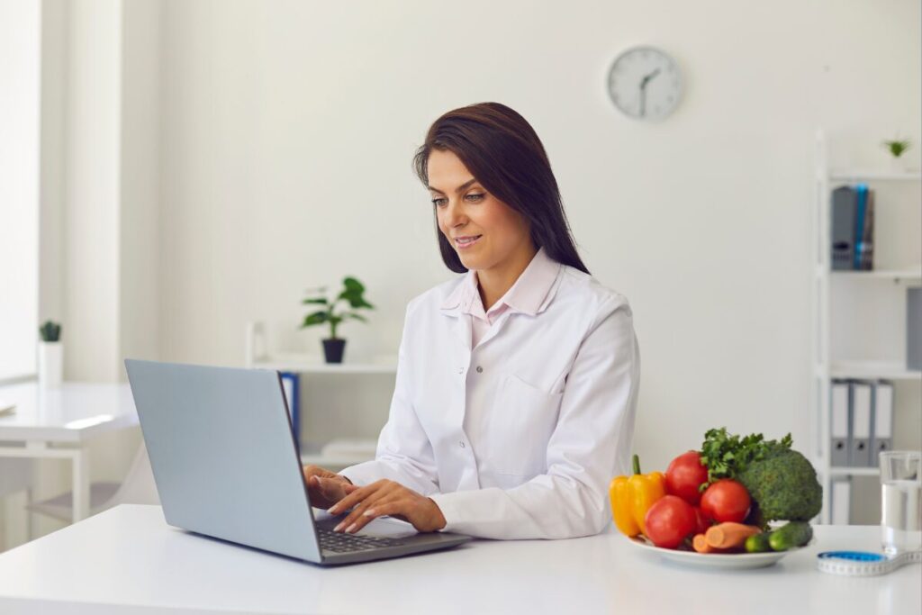 新人の心得
健康管理はいつも以上に
いきいきと仕事をする女性